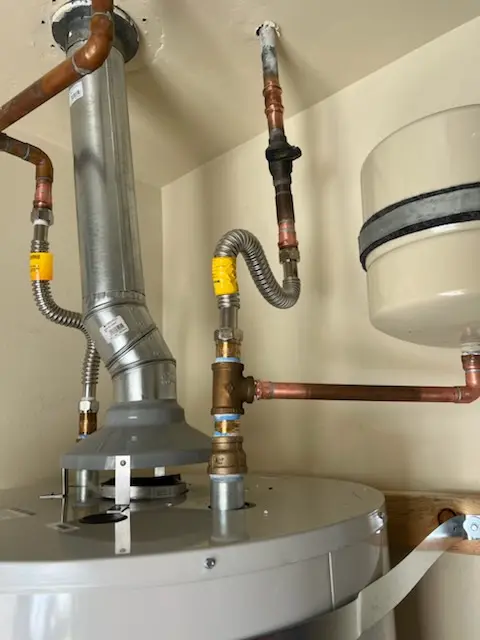 Water heater installation and plumbing repair in Country Club Hills